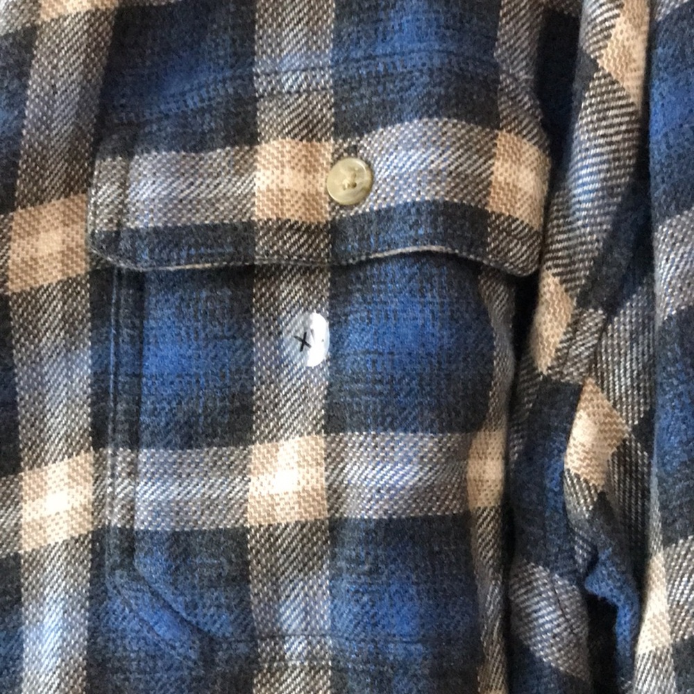 AEO- Plaid button down - Picture 3 of 14
